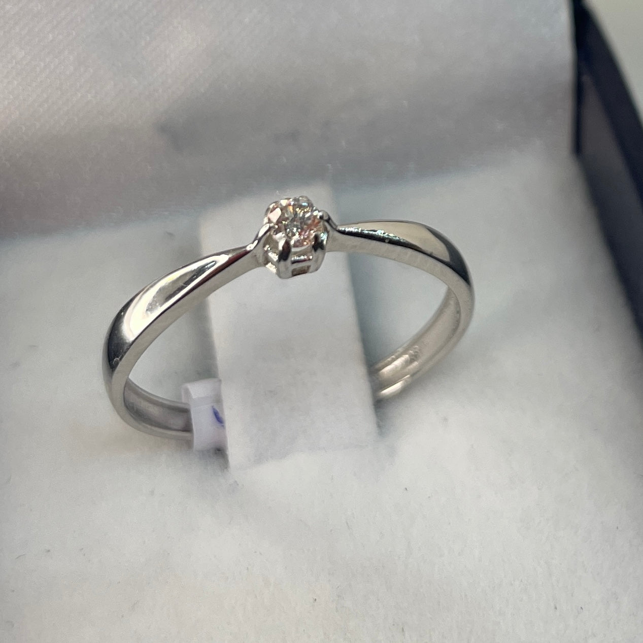 Anillo de Oro Blanco y Brillante