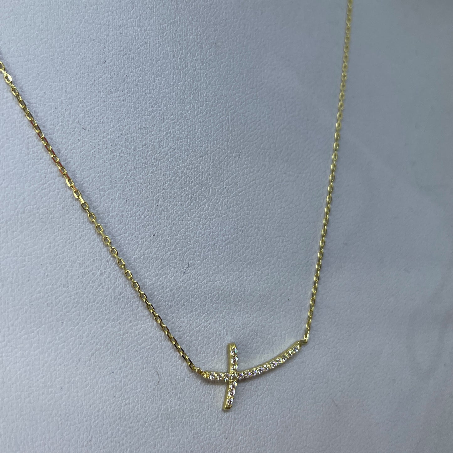 Collar con Cruz