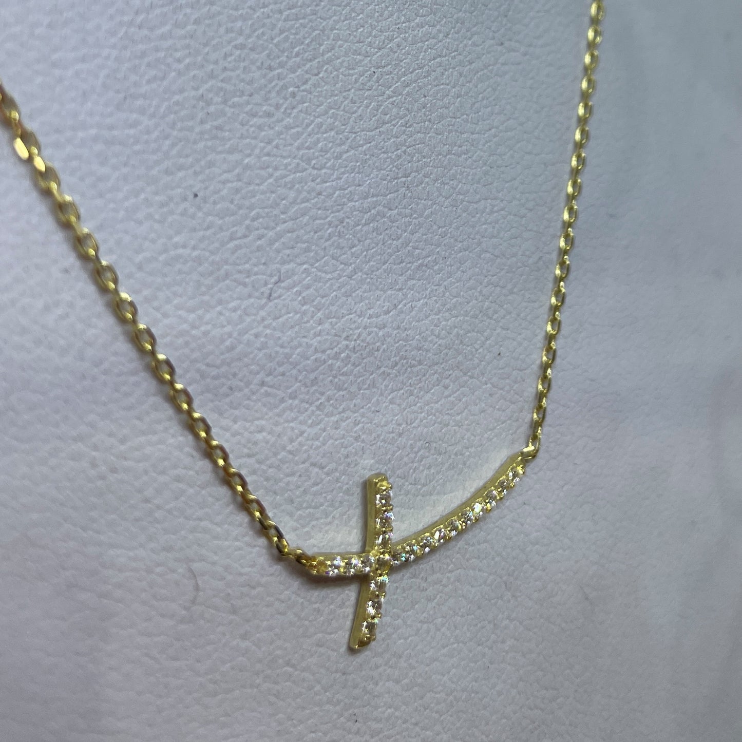 Collar con Cruz