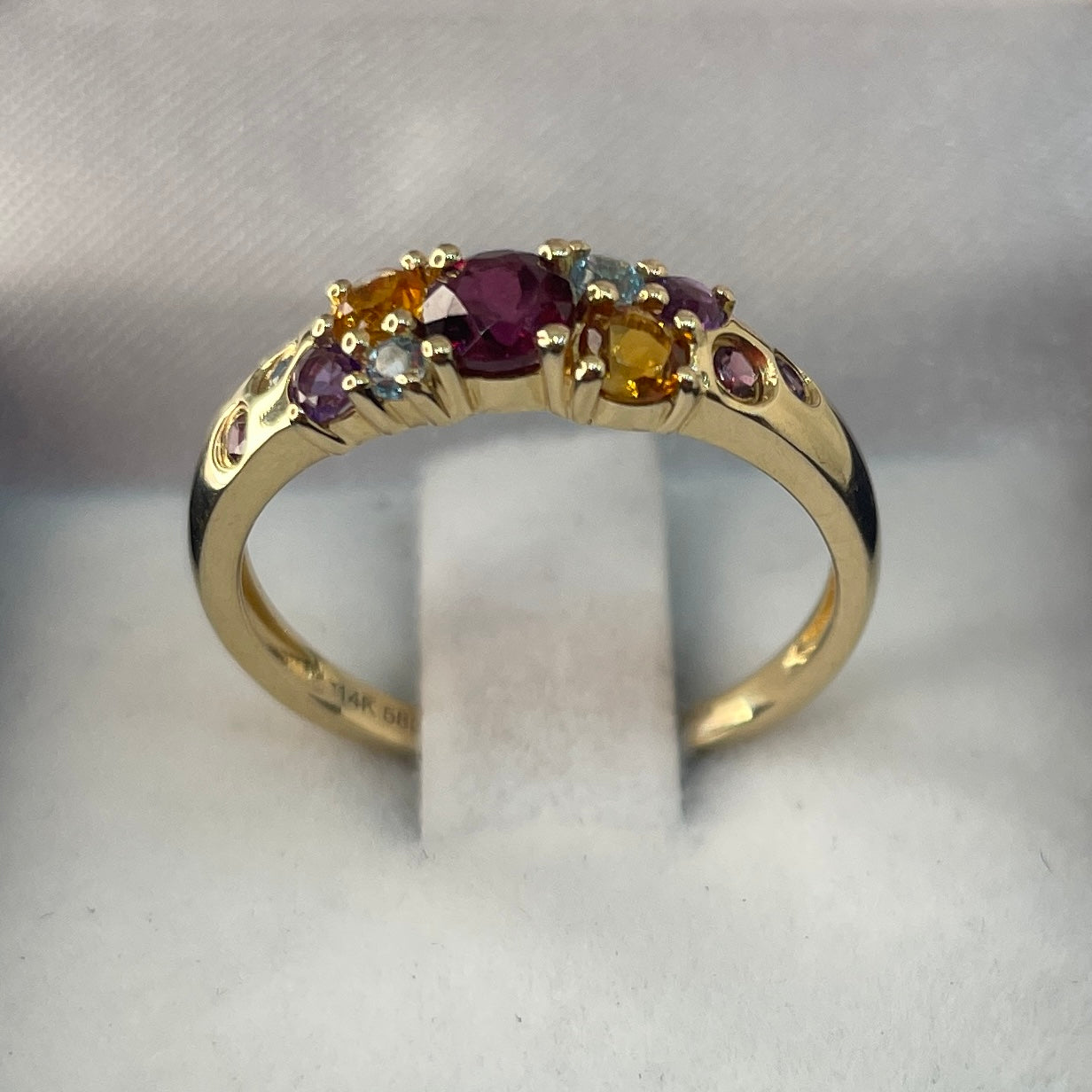 Anillo en Oro 14k con Piedras Naturales